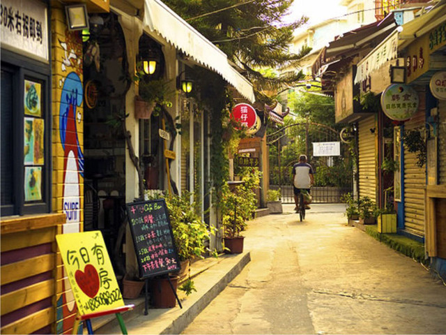 最新浮力视频，小巷深处的特色小店探秘之旅