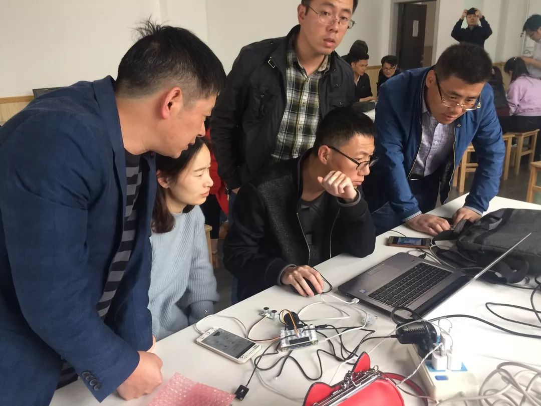 甘肃代课教师最新消息，科技引领教育革新，智能教学体验全新升级