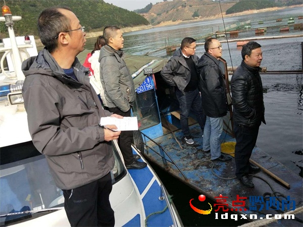 万峰湖整顿最新动态，湖畔日常与友情趣事揭秘