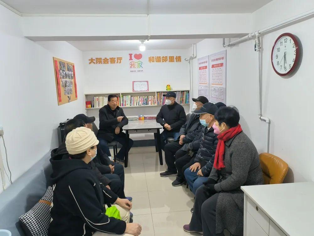 特种部队小组2最新版，小巷中的秘密特色小店揭秘